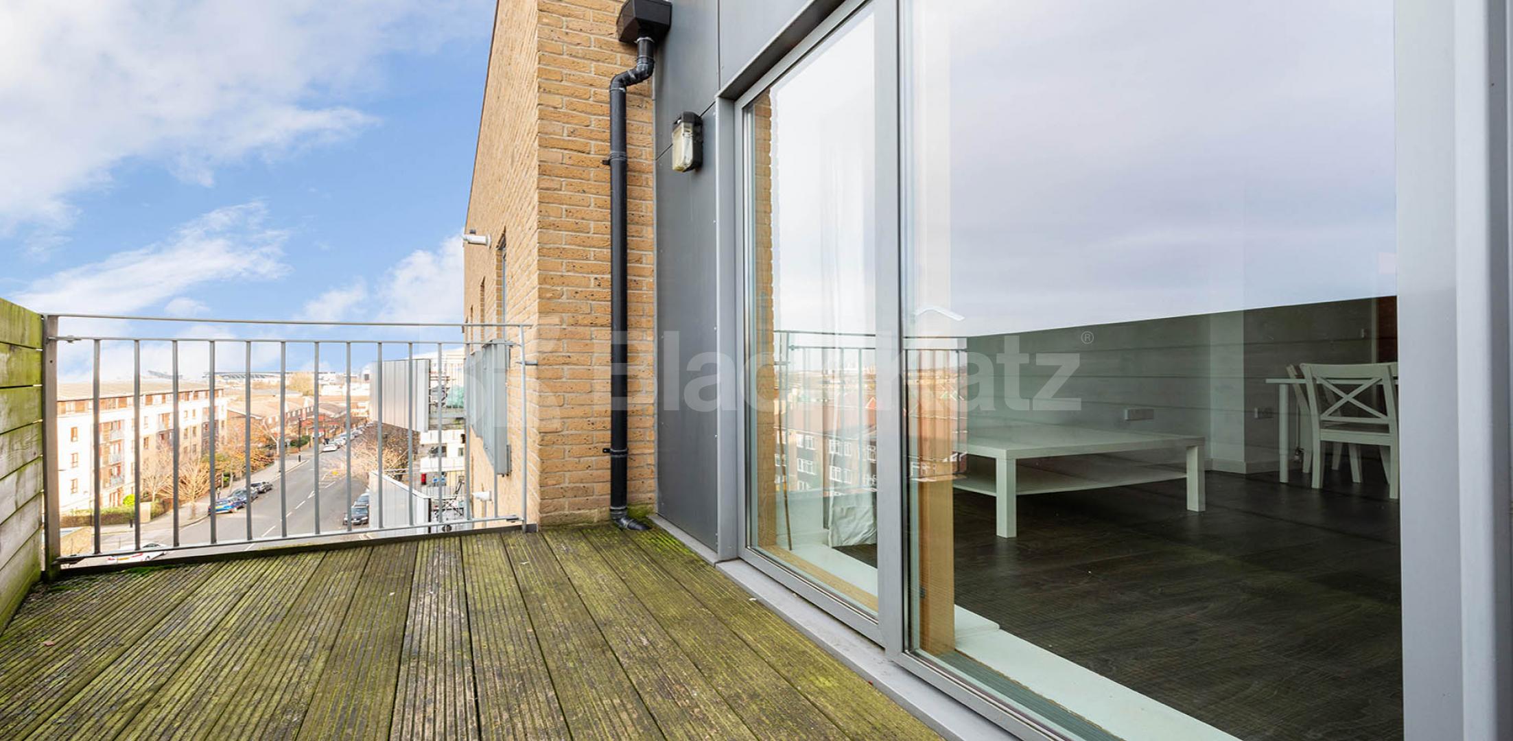 Contemporary large one bed minute to tube and shops   New Clocktower Place, Caledonian Road